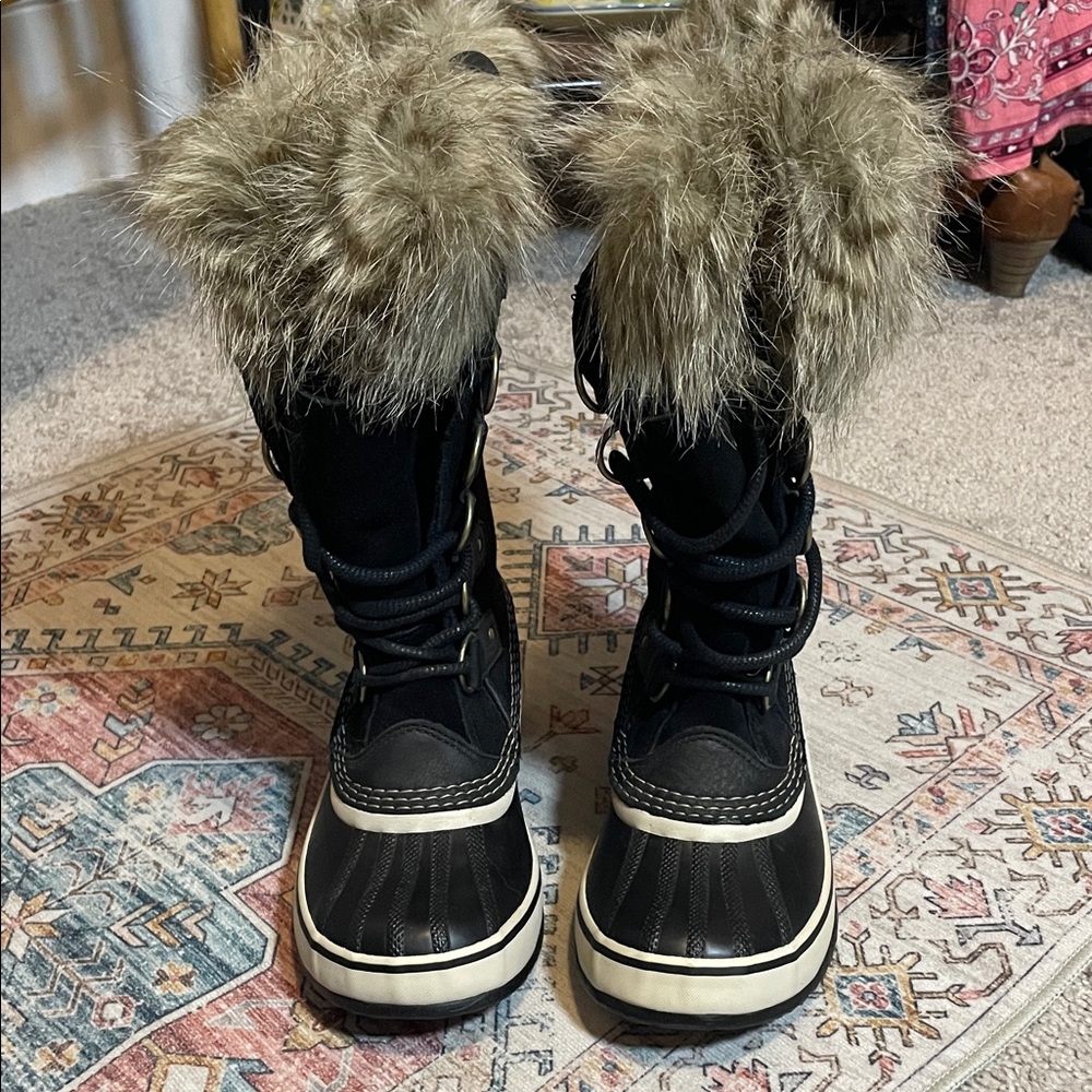 Sorel Joan of Arctic Winter Boots Women’s Size 6 Black Tan Faux Fur Waterproof